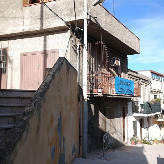 Casa con 5 locali in vendita in Barcellona Pozzo Di Gotto