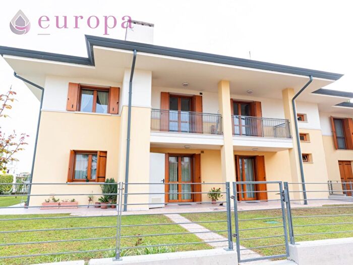 Appartamento quadrilocale in vendita in Via Don Milani, Azzano Decimo