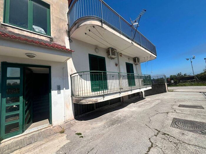 Appartamento trilocale in affitto in Via Ponte Izzo, Centro, Pompei