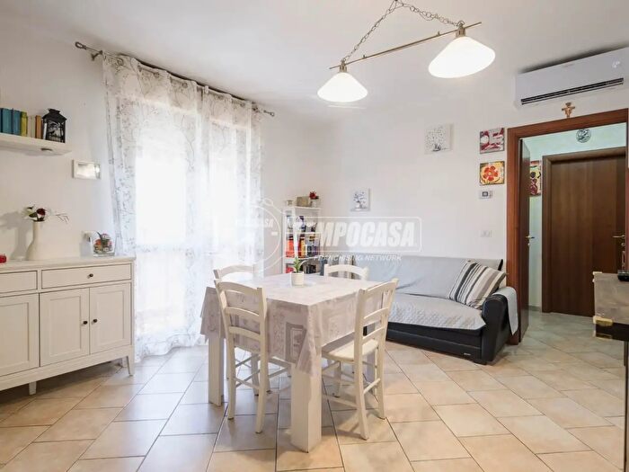 Appartamento trilocale in vendita in Via Ilaria Alpi, Massa Lombarda