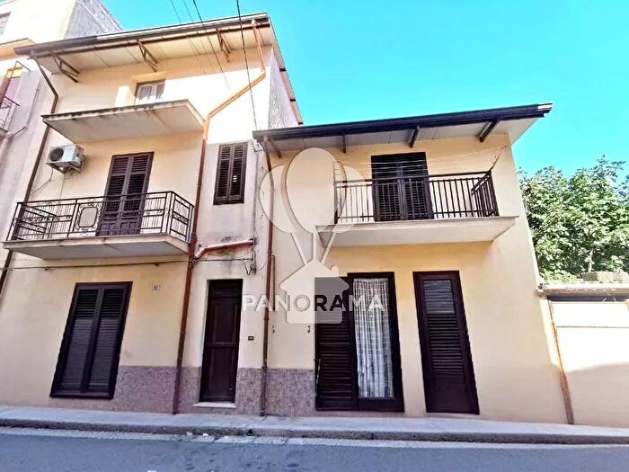 Casa con 6 locali in vendita in Partinico