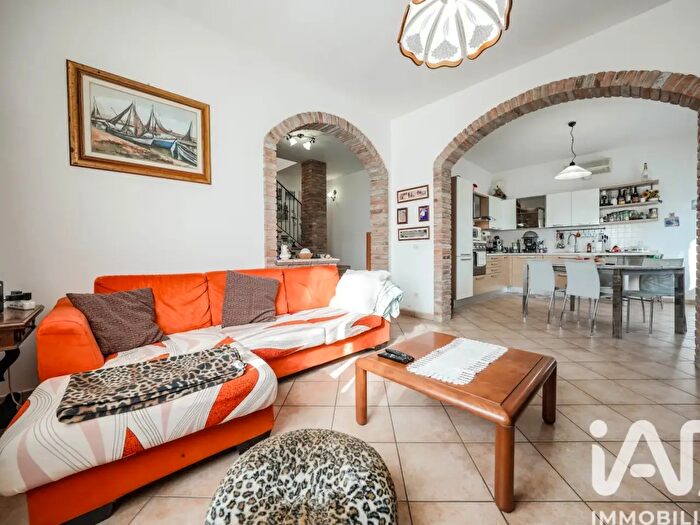 Casa con 6 locali in vendita in Via Mongini, Riva del Po