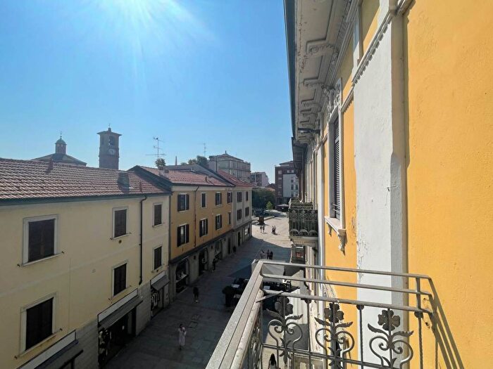 Case in Vendita e in Affitto - 2