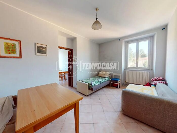 Appartamento bilocale in vendita in Via allIsola, Carate Brianza