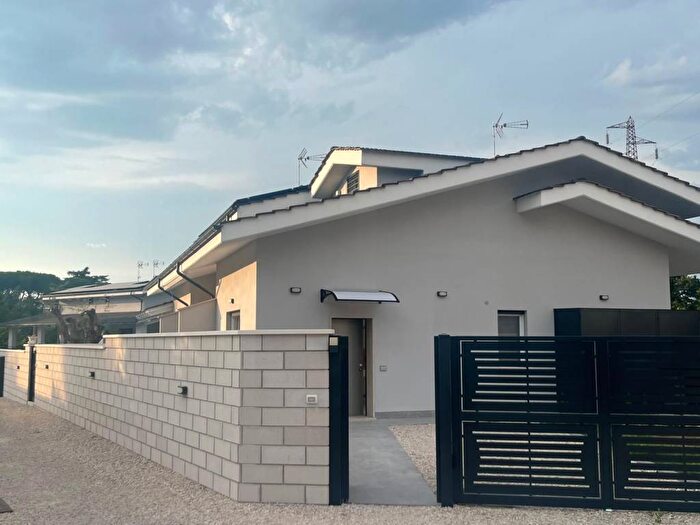 Casa trilocale in affitto in Via Gino di Curzio, Casalotti, Roma
