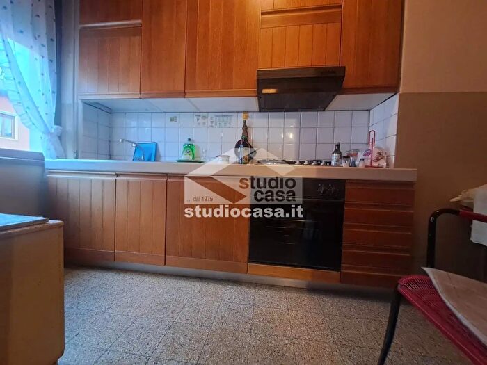 Appartamento quadrilocale in vendita in Via Lera, Val Brembilla