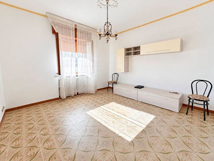 Appartamento trilocale in affitto in Via Torricello, Centro, San Giovanni Lupatoto
