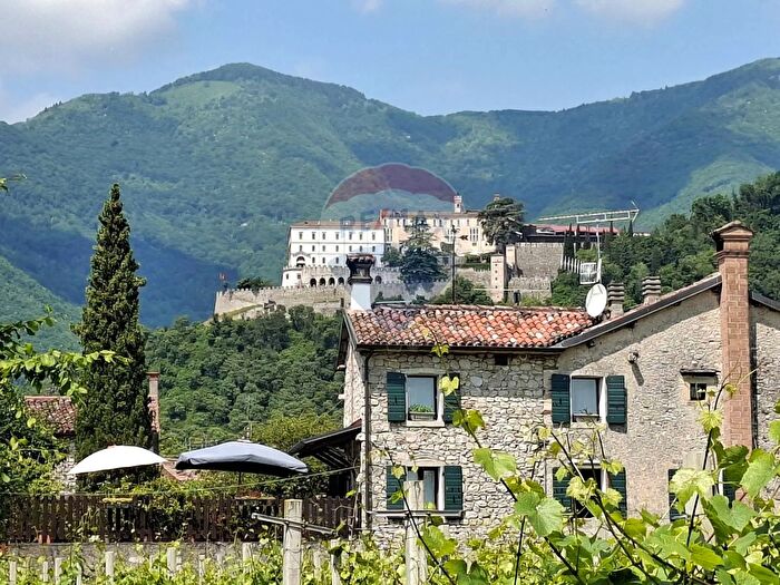 Casa con 8 locali in vendita in Vicolo Tiziano Vecellio, Cison Di Valmarino