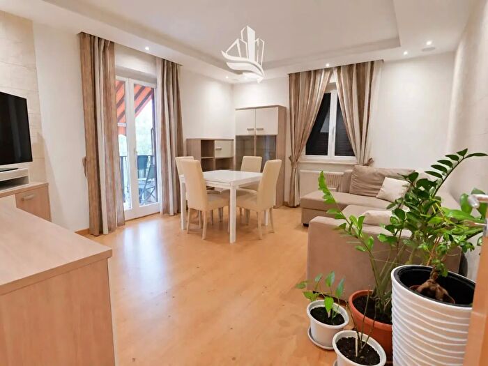 Appartamento trilocale in vendita in Via Scuderie, Merano