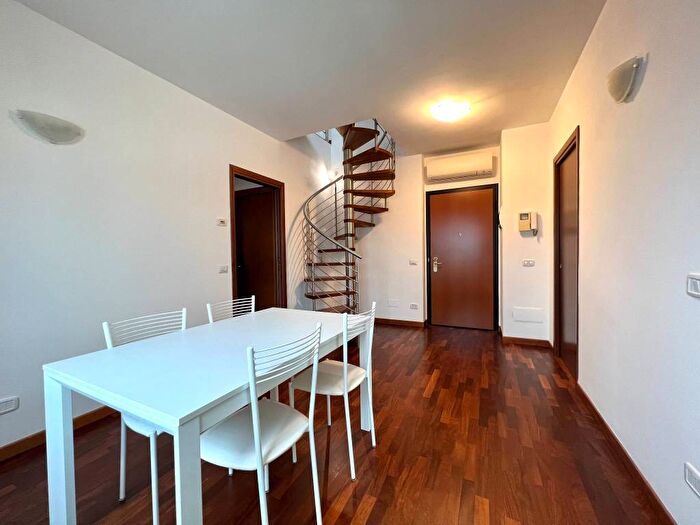 Appartamento trilocale in affitto in Via Tommaso Gulli, Piazzale Siena, Milano