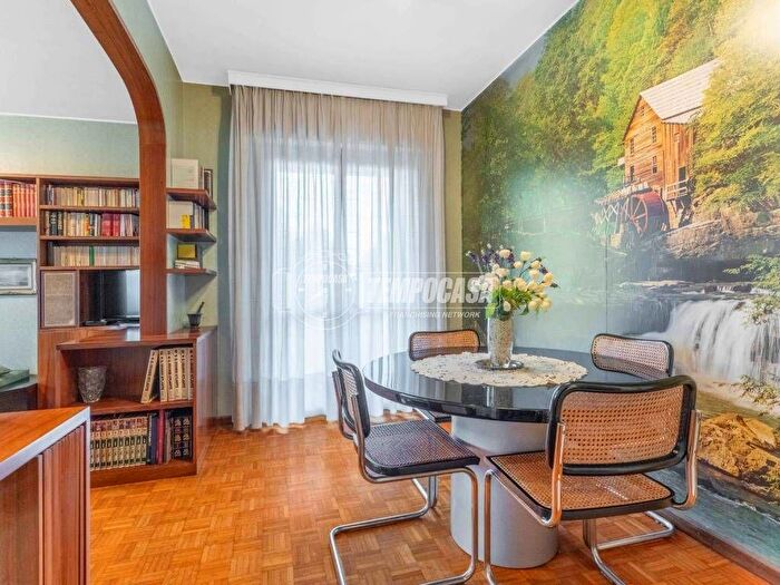 Appartamento trilocale in vendita in Milano