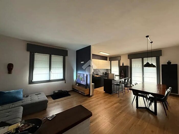 Appartamento trilocale in vendita in Via degli Artigiani, Venezia