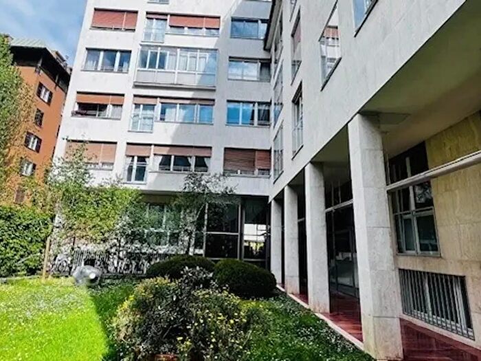 Appartamento con 7 locali in vendita in Via Verga, Milano