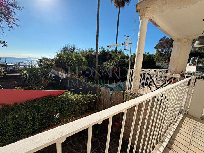 Appartamento bilocale in affitto in Via Marechiaro, Marechiaro, Napoli