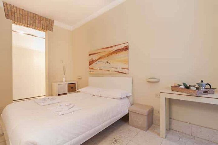 Appartamento trilocale in affitto in Borgo Pio, Borgo, Roma
