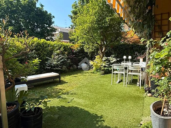 Appartamento trilocale in vendita in Via Oberdan, Legnano
