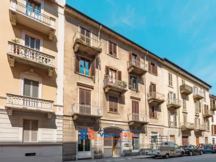 Appartamento trilocale in vendita in Via Airasca, Torino