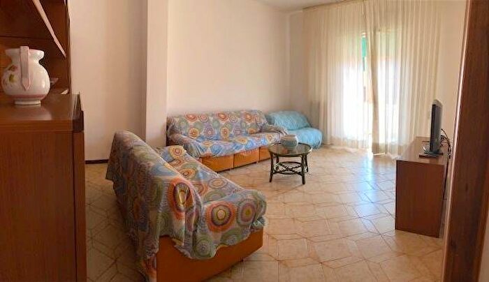 Appartamento con 5 locali in affitto in Via Serri, Centro, Follonica