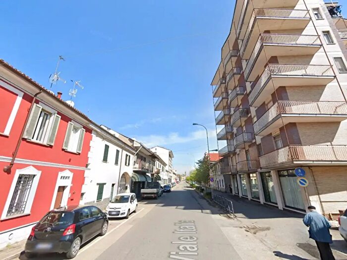 Appartamento trilocale in affitto in Viale Italia, Lodi