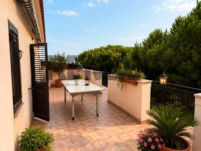 Appartamento bilocale in vendita in Via Cesare Battisti, Acquedolci