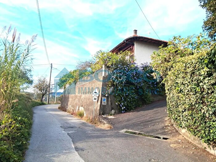 Casa con 10 locali in vendita in Via Elso Sommovigo, Arcola