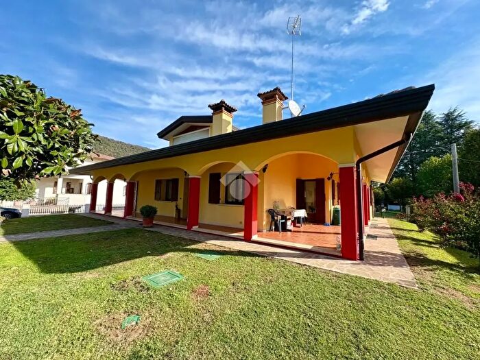 Casa con 6 locali in vendita in Via Brando Brandolini, Pieve Di Soligo