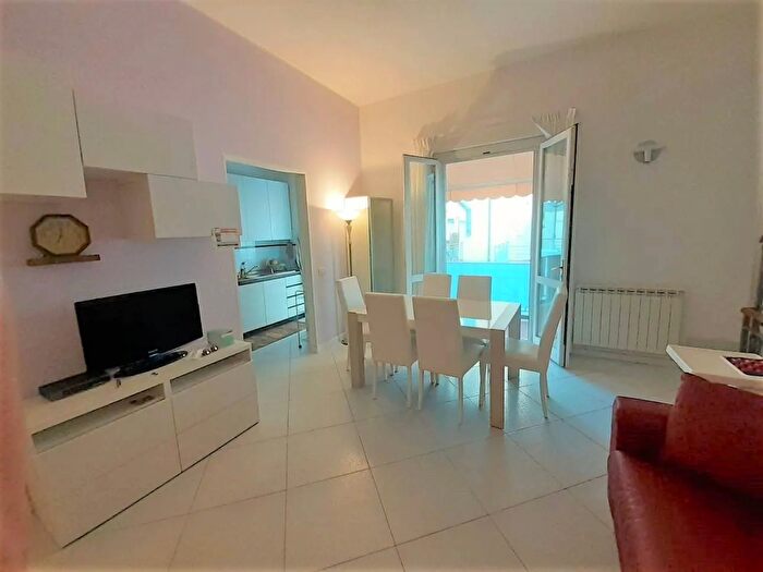 Appartamento quadrilocale in affitto in Via Giuseppe Verdi, Viareggio