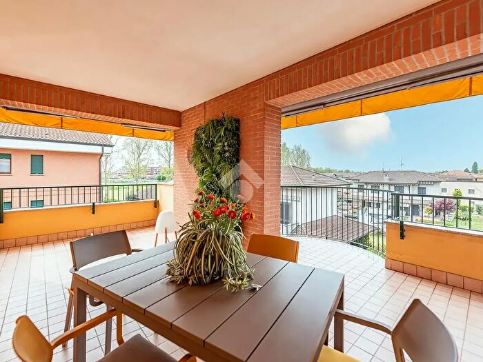 Appartamento trilocale in vendita in Via Romagna, Lainate