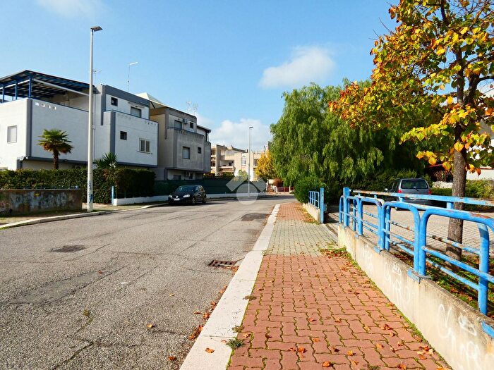 Appartamento trilocale in vendita in Via Calipso, Policoro