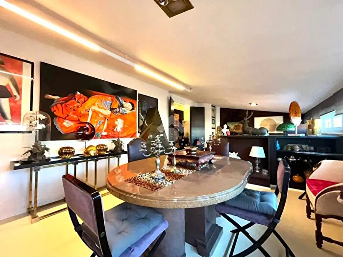 Appartamento quadrilocale in vendita in Via Prarostino, Torino