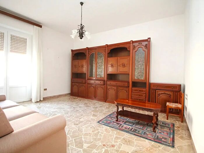 Appartamento trilocale in vendita in Via Arno, Gorla Minore