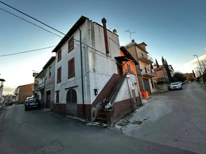 Appartamento trilocale in vendita in Via Enrico Celestini, Vasanello