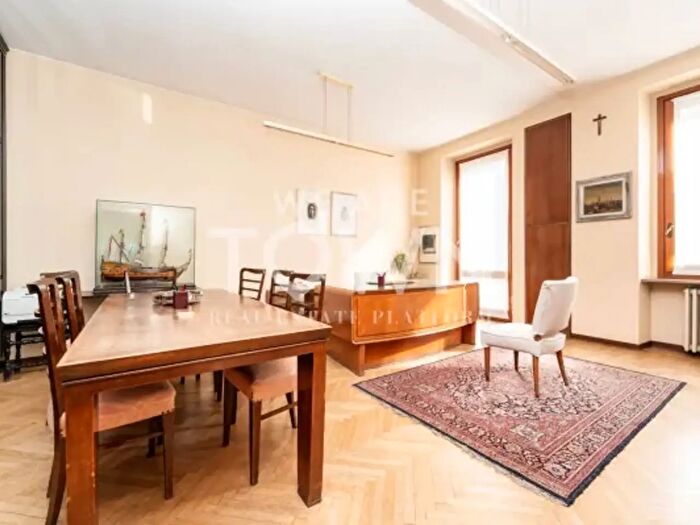 Appartamento con 5 locali in vendita in Corso Monforte, Milano