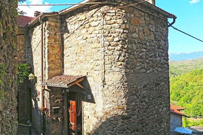 Casa trilocale in vendita in Fivizzano