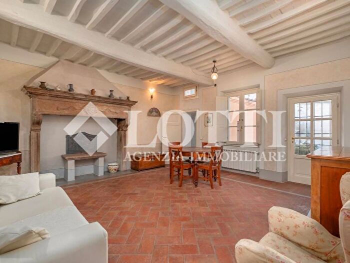 Appartamento trilocale in affitto in Piazza Giuseppe Garibaldi, Centro, Buti