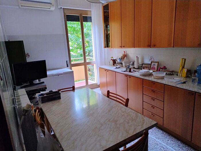 Appartamento trilocale in vendita in Via Monterumici, Bologna