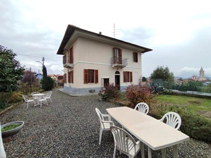 Casa quadrilocale in vendita in Via Maggio, Masserano