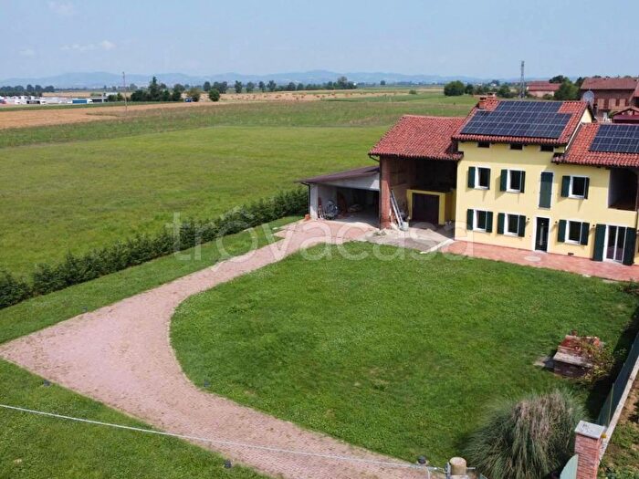 Casa quadrilocale in vendita in Strada Bianchi Villanova dAsti At Italy, Villanova DAsti