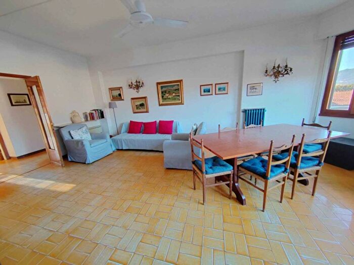 Appartamento con 5 locali in affitto in Via Remaggi, Vittoria Apuana, Forte dei Marmi