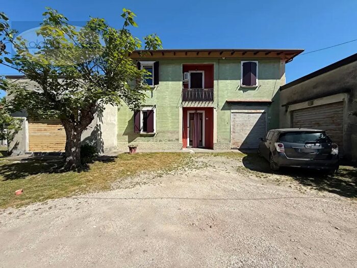 Casa con 5 locali in vendita in Via Stradone Marmorta, Molinella