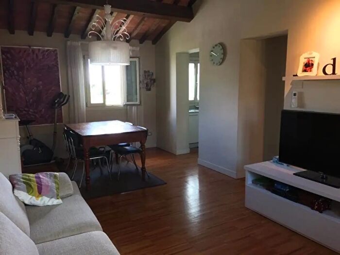 Appartamento con 6 locali in affitto in Buggiano