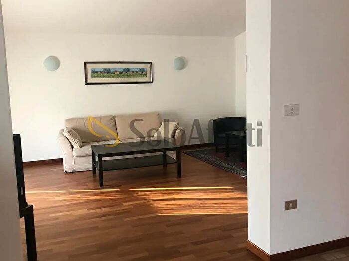 Appartamento con 7 locali in affitto in Via Carducci, Pescara