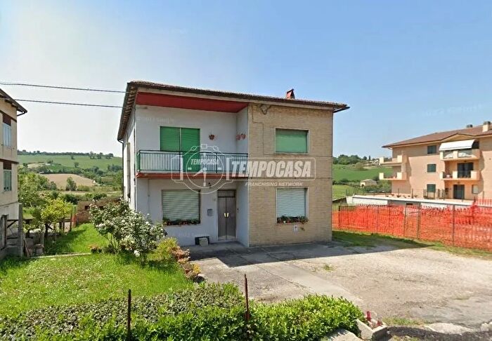 Casa con 7 locali in vendita in Contrada Molini di Fermo, Fermo