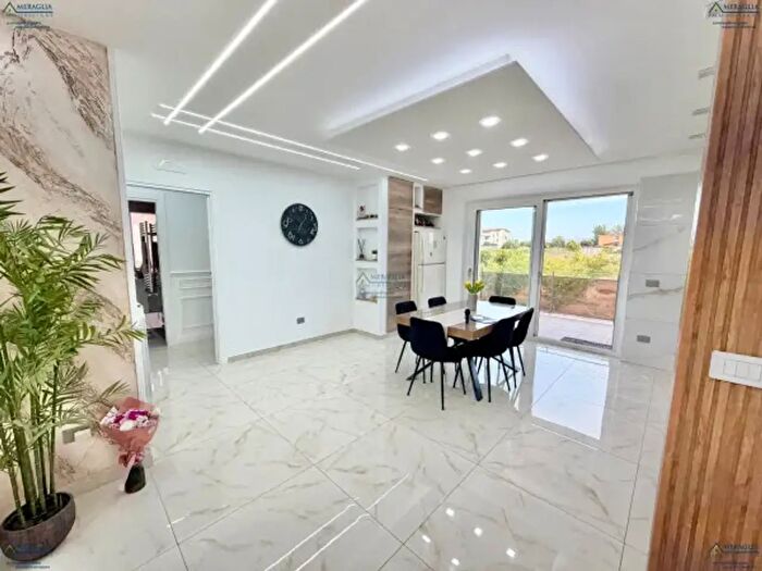 Appartamento con 5 locali in vendita in Via Giorgio Amendola, Parete