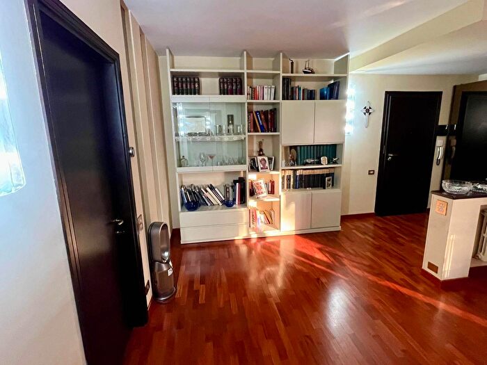 Appartamento con 7 locali in vendita in Parma