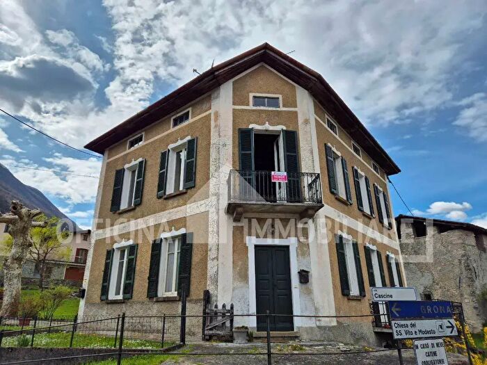 Casa con 9 locali in vendita in Via Cascine, Grandola Ed Uniti
