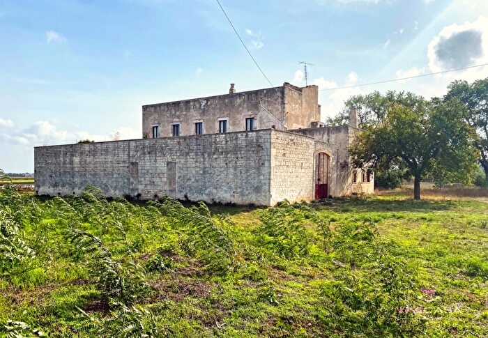 Casa con 9 locali in vendita in Strada Provinciale Gioia del Colle Turi Gioia del Colle, Gioia Del Colle