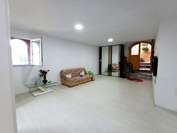 Appartamento bilocale in vendita in Via Borgo Vecchio, Caprarola