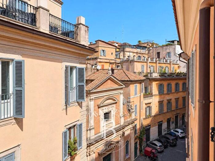 Appartamento trilocale in affitto in Via di Parione, Piazza Navona, Roma