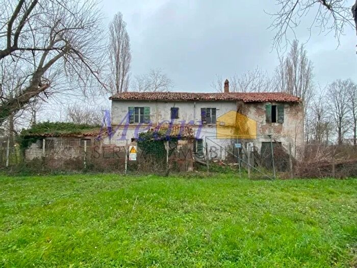 Casa con 8 locali in vendita in Via Violone di Gattolino, Cesena